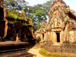 Banteay Srei grounds